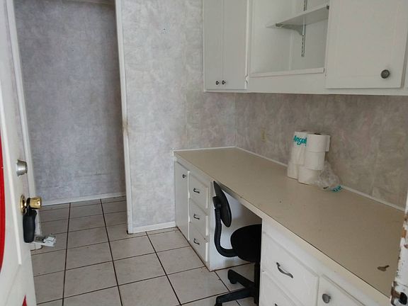 4th image of 66 Pleasant Cir