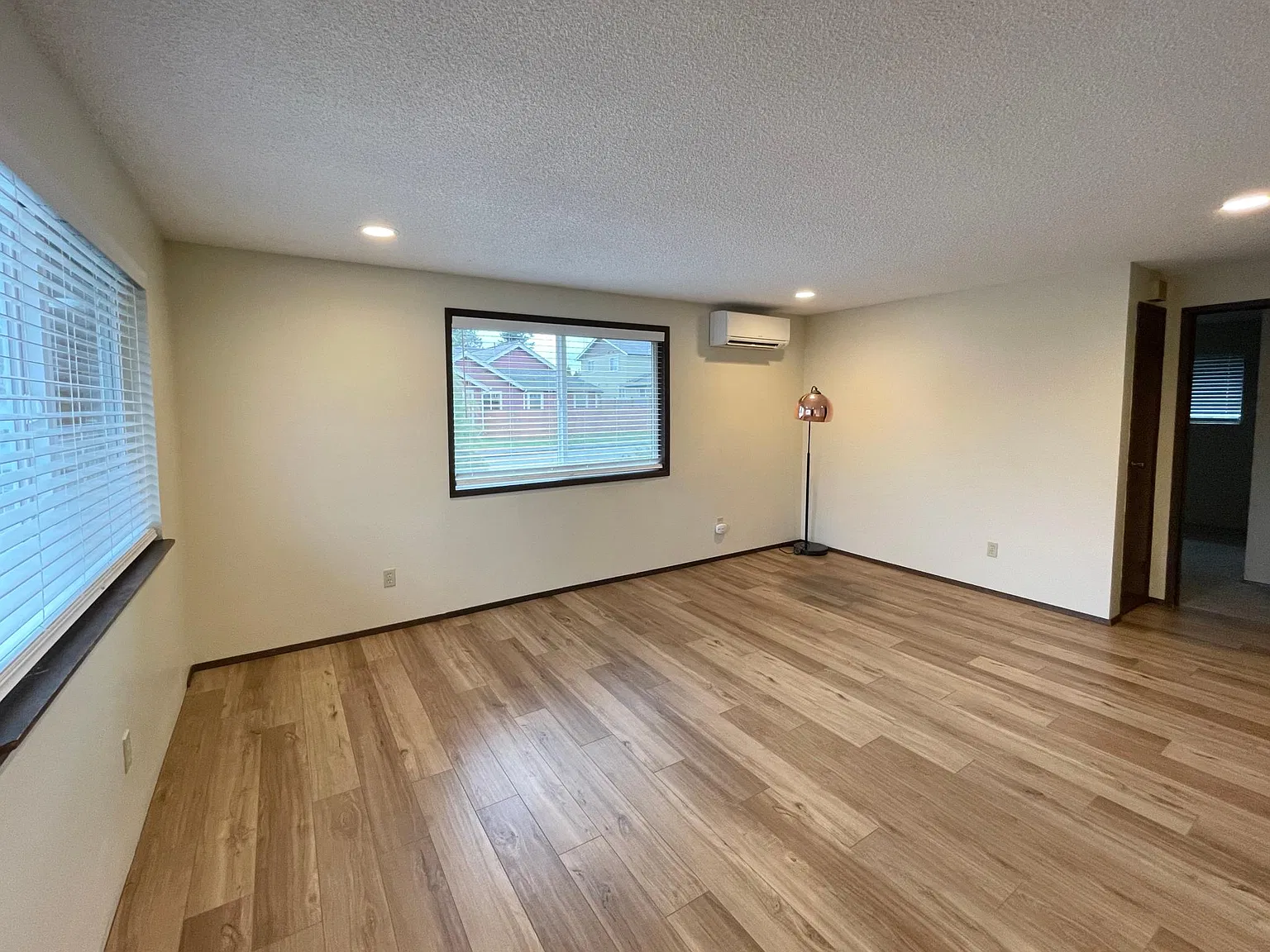 2 bed, 864 sqft, $1,850 — Photo 2