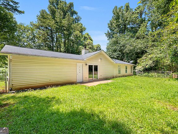 3rd image of 220 Splitwood Ln