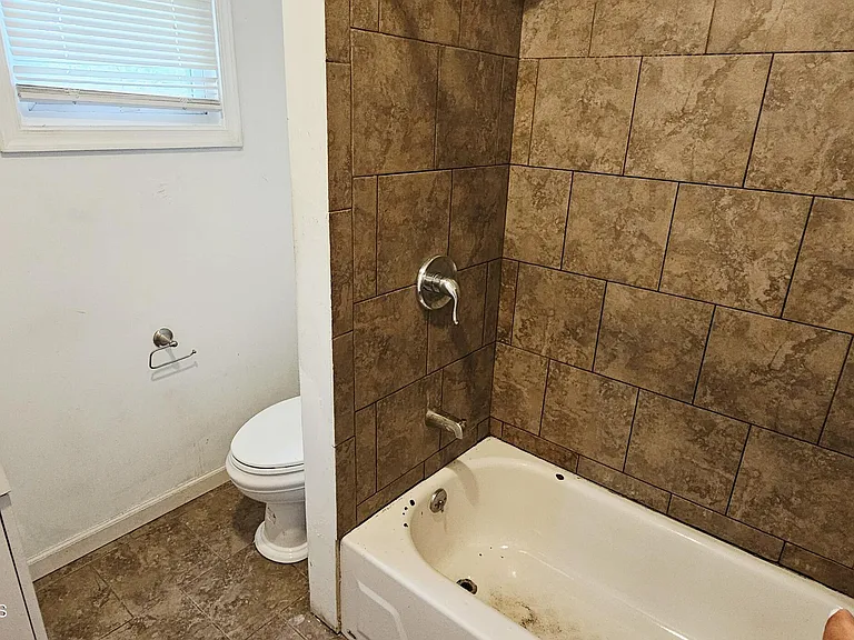1629 Vine St — Photo 6