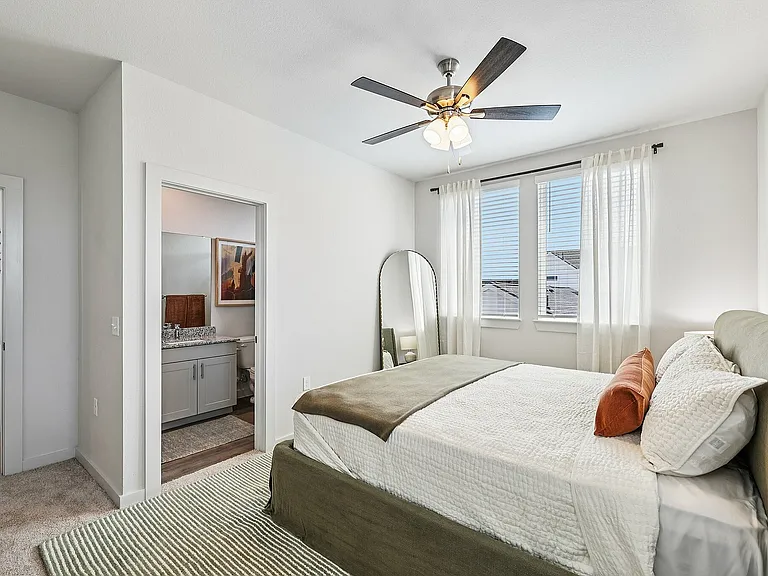 YardHomes Trailside Unit 908 Bedroom