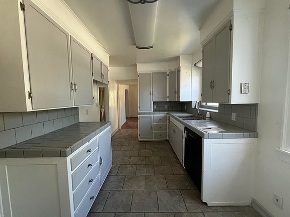 3rd image of 116 Gurnsey Ave