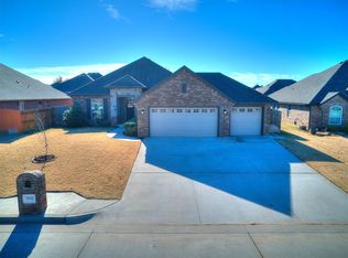 5512 Hidden Trail Ln, Warr Acres, OK 73132