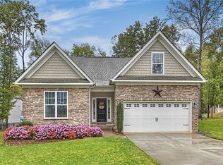 118 Clear Springs Rd, Mooresville, NC 28115