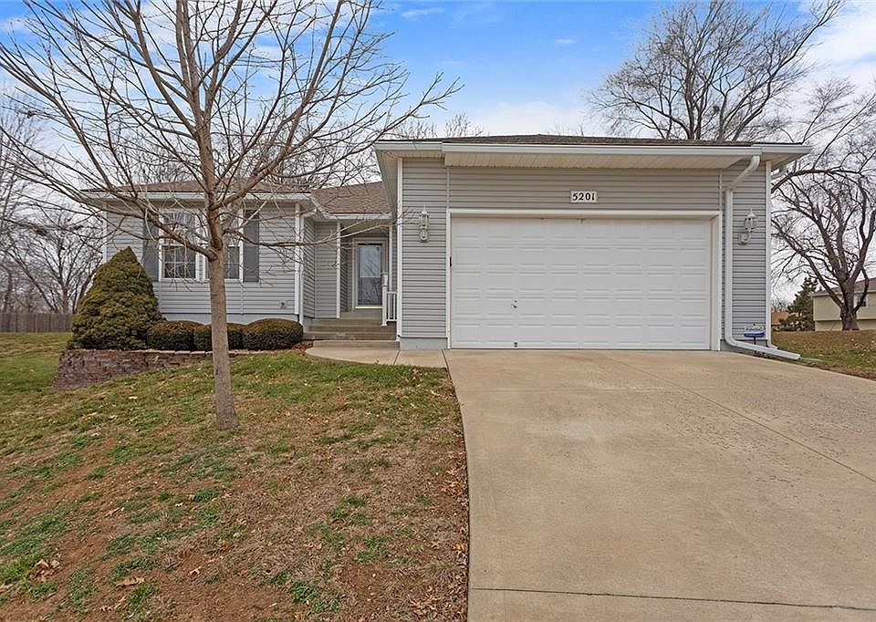 1st image of 5201 NW Primrose Ct