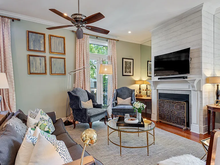 5527 Willow St — Photo 3