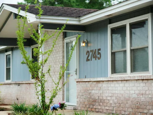 2745 Godwin Ln, Pensacola, FL 32526