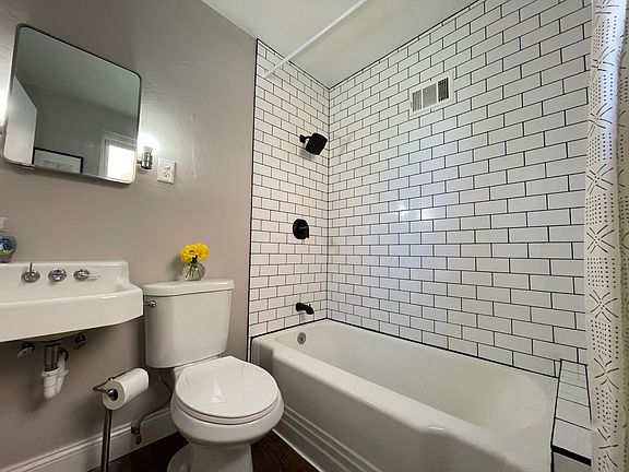 2nd image of 3305 White Oak Dr APT 1