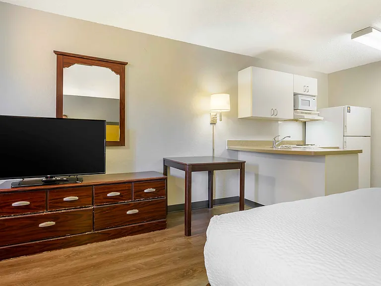 Studio Suite - 2 Full Beds