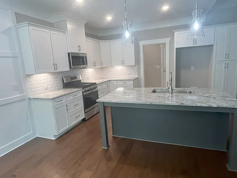 7016 Westfield Village Cir — Photo 4