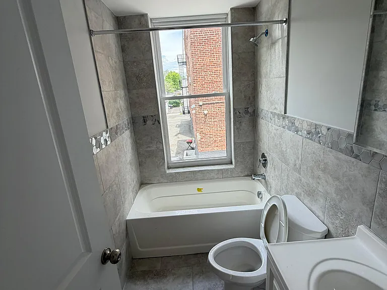 181 Munn Ave #3 — Photo 6