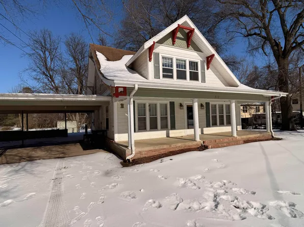 327 W Orr St, Piggott, AR 72454