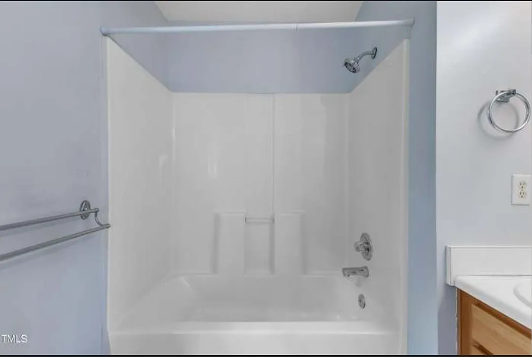 3 bed, 1158 sqft, $2,000 — Photo 2