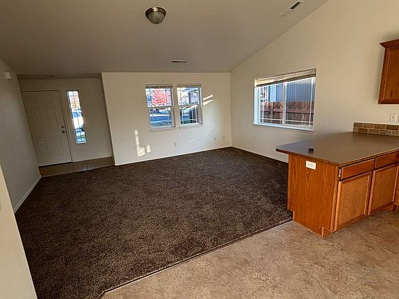 5th image of 790 NW Green Forest Cir