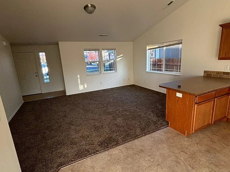 790 NW Green Forest Cir — Photo 5