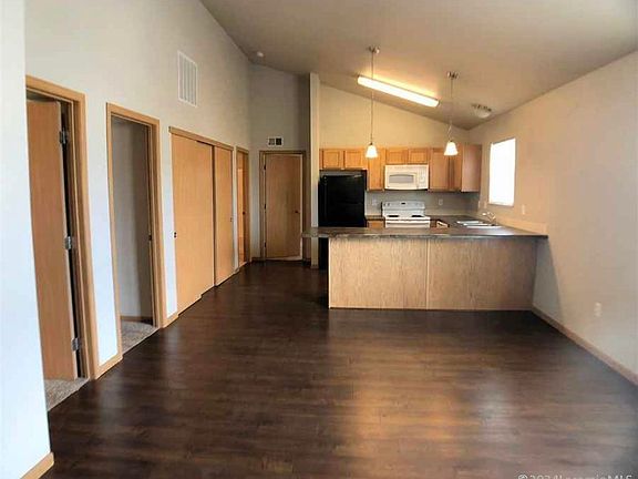 5th image of 423 Mitchell St #H2