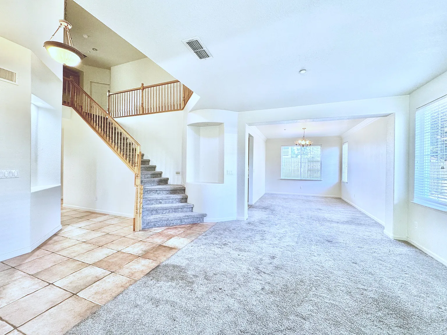 1207 Silverton Way - SFH — Photo 3