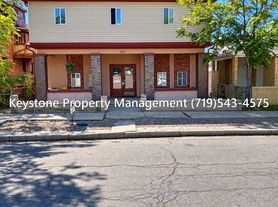 420 W 10th St
