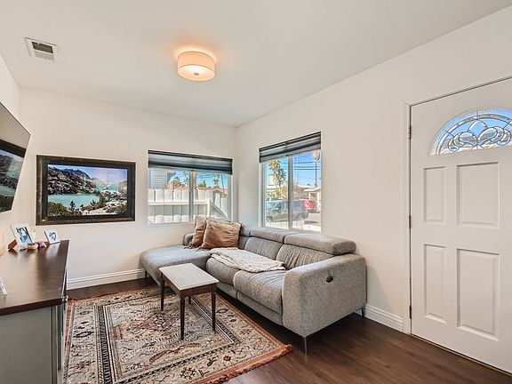 5th image of 2919 Polk Ave