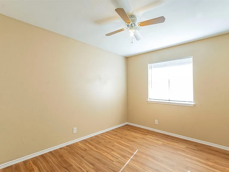 207 Mitchell Dr — Photo 18