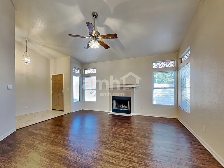 233 W Verano Pl — Photo 9