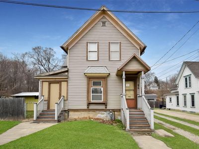 636 E Chicago St, Elgin, IL, 60120