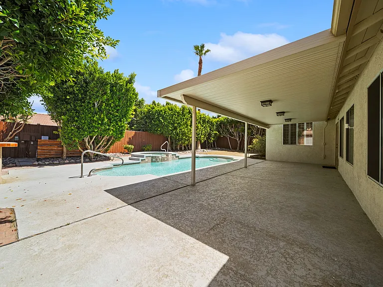 37762 Drexell Dr — Photo 36