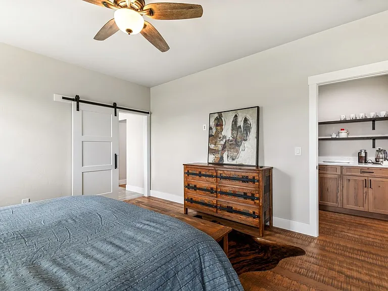 501 Wheatland Ln — Photo 28
