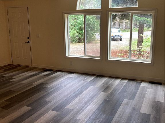2nd image of 641 N Rainbow Way E
