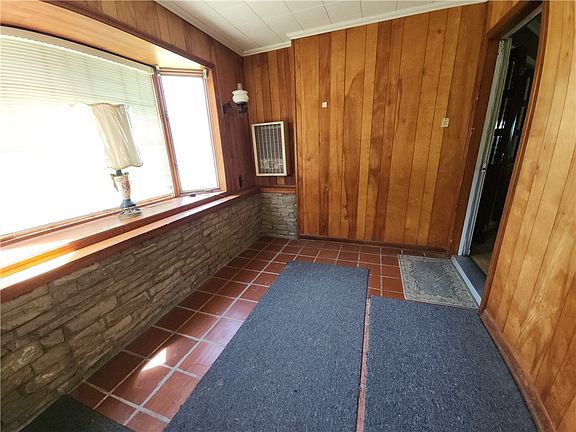 3rd image of 122 Taylor Run Rd
