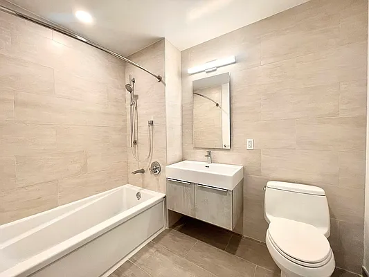 Rented by Century 21 Premier  | media 7