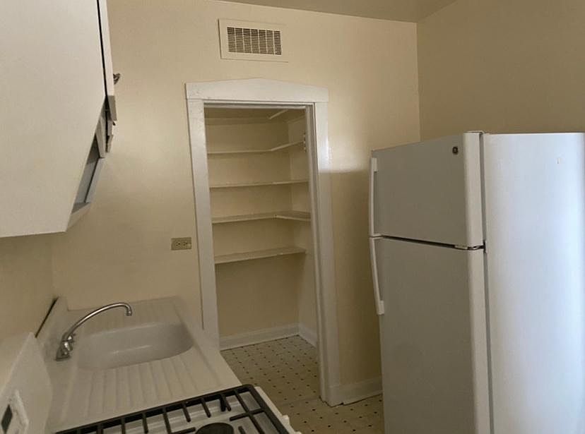 1st image of 3542 W Leland Ave APT 1