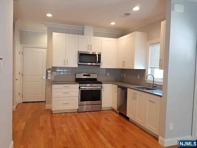 7 Lindley Ave #B — Photo 8
