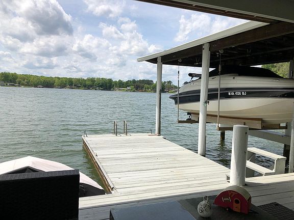 5th image of 385 Cross Harbour Dr