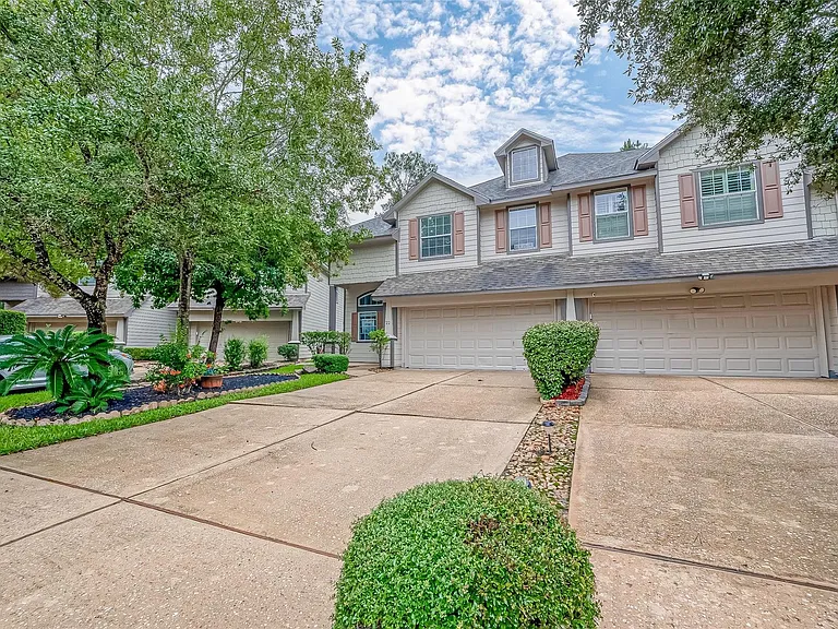 22 Stone Arrow Pl — Photo 4