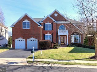 19676 Stanford Hall Pl, Ashburn, VA 20147