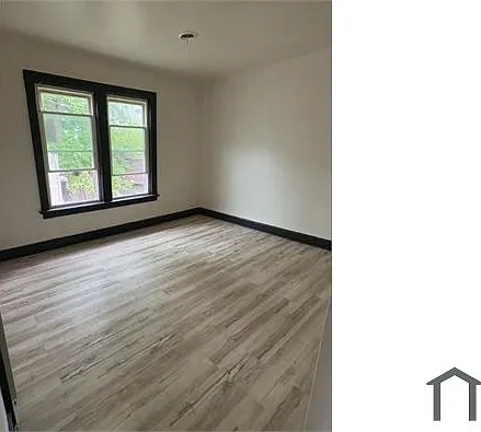 2 bed, $1,070 — Photo 2