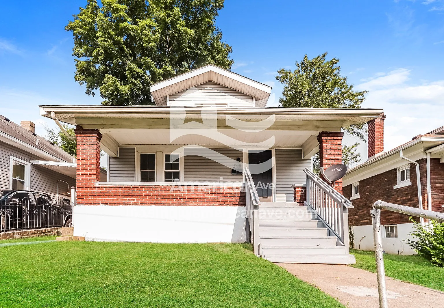 3 bed, 1.0 bath, 1225 sqft, $971 — Photo 1