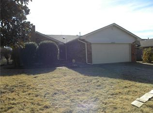 10512 Honeysuckle Ln, Midwest City, OK 73130