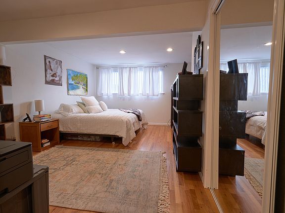 5th image of 8429 37th Ave S