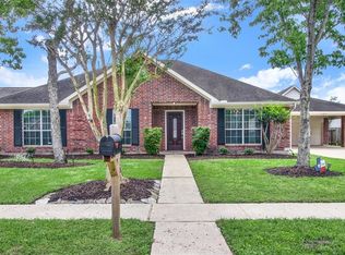 2111 Meadows Blvd, League City, TX 77573