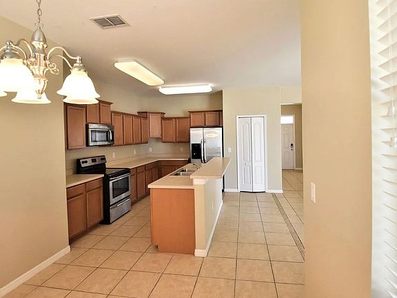 4th image of 7250 Cedarcrest Blvd
