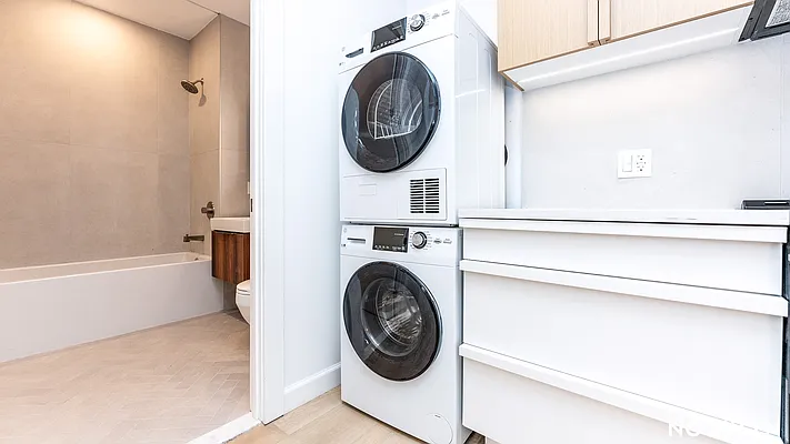 Rented by Nooklyn NYC LLC | media 4