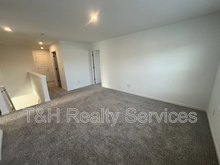 4801 Summerfield Dr — Photo 13
