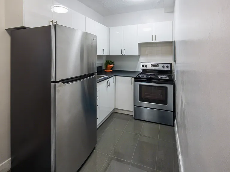 115 Eglinton Ave W #30 — Photo 6