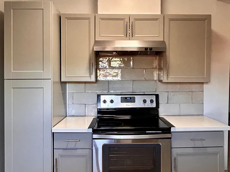 502 W 17th St — Photo 5