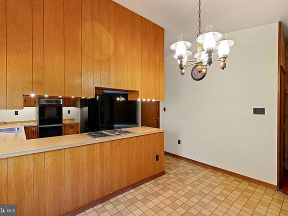 5th image of 6 Dew Rd
