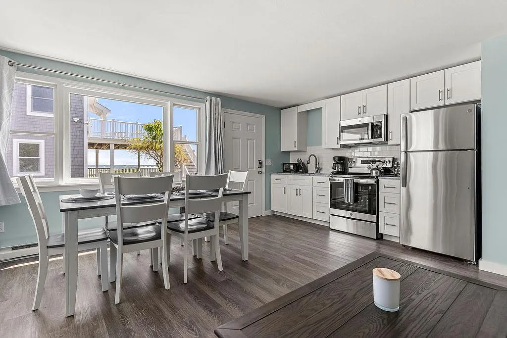 2 bed, 900 sqft, $2,250 — Photo 1