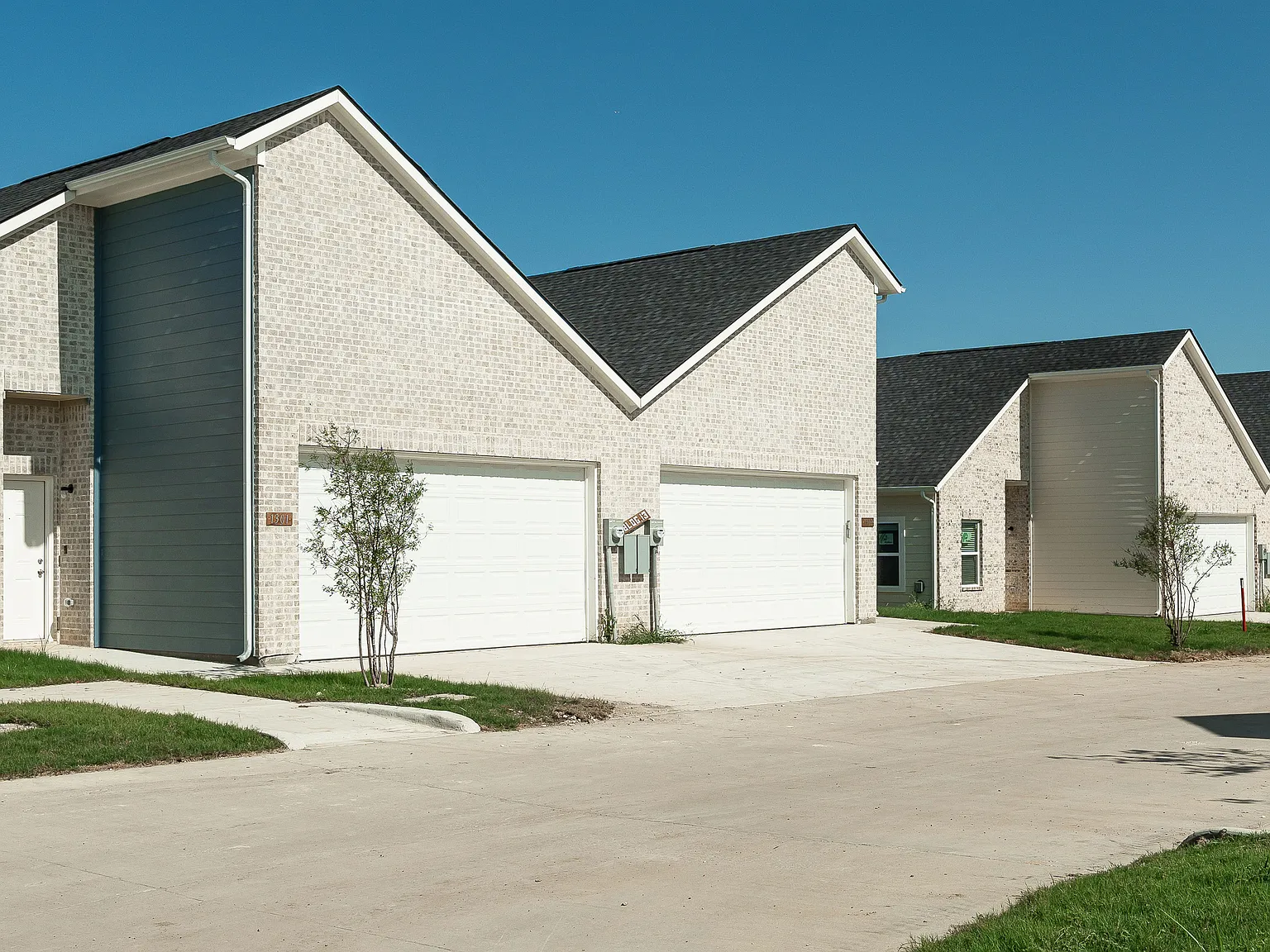 Hampton Duplexes — Photo 2