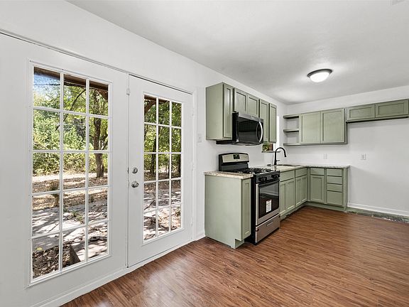 4th image of 3812 Acree St